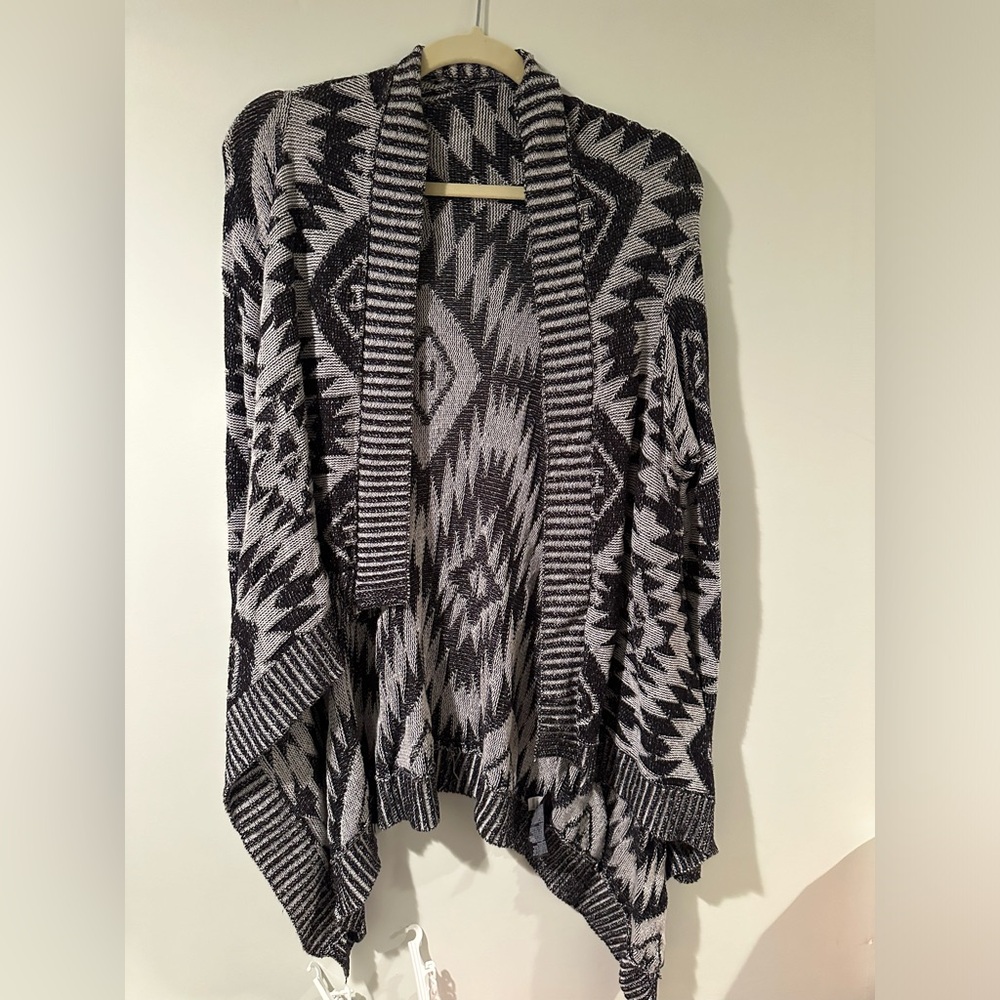 Aztec Pattern Black and Grey Cardigan Sweater - NWOT 2Bebe small